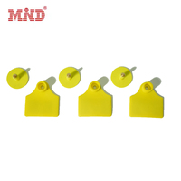 Étiquette d'oreille pour animaux RFID NFC avec code-barres pour le suivi des animaux, étiquette d'oreille passive UHF RIFD pour bovins / moutons / porcs / vaches