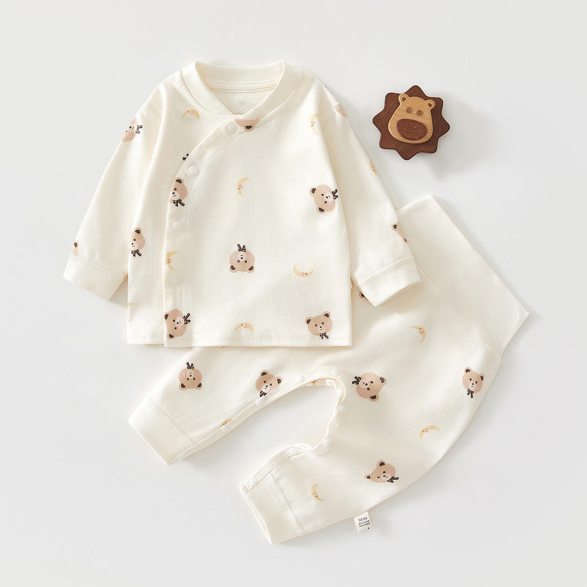 Conjunto de primavera y otoño con diseño de cabeza de oso.