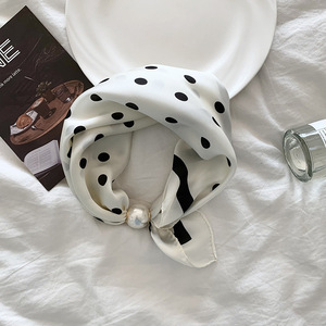 Elegante alla moda nuovo fiore floreale stampato fibbia magnetica <span class=keywords><strong>collo</strong></span> sciarpa con perla per le donne donna triangolo sciarpe accessori - Product Image 6