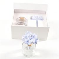Diffuseur d'huiles essentielles en porcelaine céramique parfumée, en forme de fleur, pour la maison, 50 ml, en gros