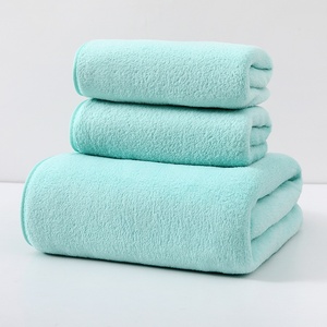 Ensemble de <span class=keywords><strong>serviettes</strong></span> de bain et de visage en polaire corail couleur unie style TikTok, ultra absorbantes, séchage rapide, non pelucheuses, trois pièces - Product Image 2