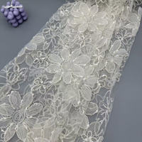 Tissu en dentelle brodée extensible à motif floral 3D pleine largeur pour rideaux, robes de mariée et châles de soirée