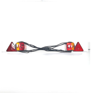 Nouvelles plaques réflectrices triangulaires extensibles en acier galvanisé pour feux de remorque, homologuées pour camions et véhicules agricoles - Product Image 2