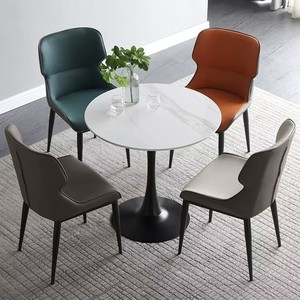 Juego de mesa y sillas de comedor de 3 piezas con base redonda de metal negro y sillas de cuero marrón para sala de estar, comedor u oficina - Product Image 4