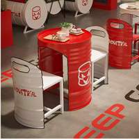 Ensemble table et chaises de style industriel en forme de baril de pétrole, mobilier commercial gain de place pour bar et restaurant à thème