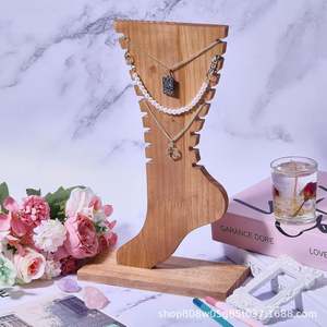 แท่นวางสร้อยคอไม้เนื้อแข็ง สีเรโทร แบบตั้งพื้น ชิ้นเดียว สำหรับใช้ในบ้านหรือหน้าต่าง - Product Image 2