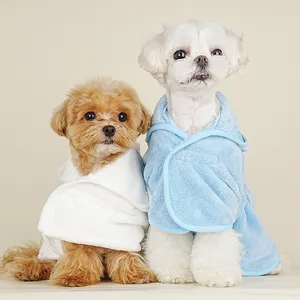 Vente en gros de produits de bain pour animaux de compagnie manteau doux pour chien à séchage rapide serviette de bain pour animaux de compagnie peignoir pour chien en microfibre