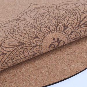Tapete de Yoga de Corcho de 130 cm y 4 mm Antideslizante para Ejercicio en Casa - Product Image 2