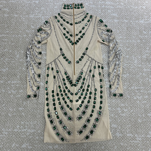 Minivestido de Cristal Verde Esmeralda - Ropa de Escenario con Cadenas Plateadas y Joyas para Divas, Fiestas Nocturnas y Eventos de Celebridades - Product Image 5
