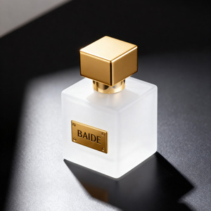 Flacon de parfum pour homme à prix d'usine, vide, en verre, avec pulvérisateur à pompe, transparent, carré, 20ml, 30ml, 50ml, 100ml, avec capuchon doré - Product Image 4