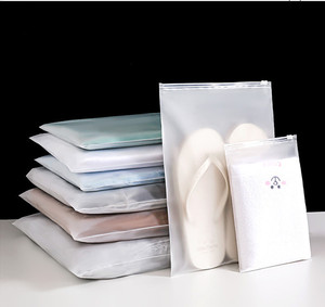 Biểu tượng tùy chỉnh Poly Ziplock túi t Áo sơ mi đồ lót quần áo bao bì mờ mờ nhựa Zip khóa tùy chỉnh dây kéo túi cho quần áo - Product Image 1