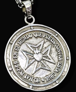 Ciondolo Saint Germain in Acciaio Inossidabile 316L con Croce Maltese in Argento 925, Collana con Tripla Fiamma - Product Image 3