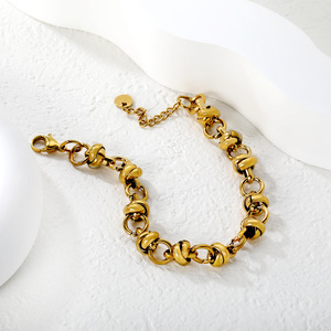 Pulsera de Cadena Geométrica de Acero Inoxidable, Joyería Unisex Minimalista de Moda, Diseño de Líneas Circulares - Product Image 3