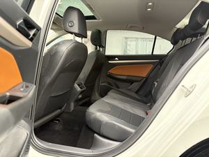 Pour <span class=keywords><strong>Bora</strong></span> 1.2TSI 200TSI Smart Travel Edition 2023, conduite à gauche, transmission automatique, sièges en cuir, essence turbo, propulsion arrière - Product Image 5