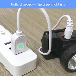 Prix usine 4.2V 18650 chargeur de batterie au Lithium 5V 4.2V 1A fil blanc adapter nous brésil <span class=keywords><strong>italie</strong></span> prise lampe frontale lampe de poche - Product Image 3