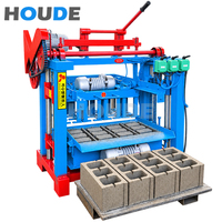 Machine industrielle très appréciée pour la fabrication de blocs creux, de briques en ciment et béton autobloquantes, et de pavés sur palette