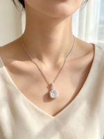 Collier pendentif élégant pour soirée, avec zircon octogonal brillant à taille étagée, pavé, design à passant, sur chaîne à maillons en cuivre tendance