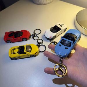 Porte-clés Mini Voiture de Sport 1:64, Pendentif Créatif Dessin Animé pour Sac à Dos, Décoration Suspendue pour Couple, Jouet, Petit Cadeau, Vente en Gros - Product Image 3