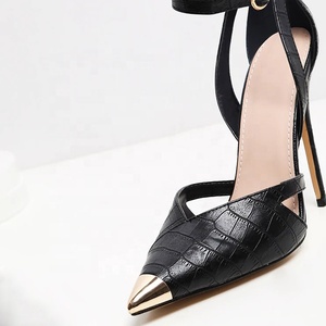 Chaussures habillées solides pour femmes à talons hauts et bout pointu en métal, style stiletto, pour le bureau et le quotidien, avec bride à boucle - Product Image 4