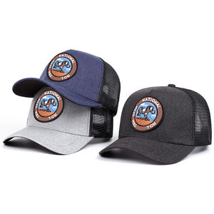 Gorra Trucker de Perfil Alto de 5 Paneles Personalizada de Vietnam, Visera Ligeramente Curvada, Gorra Trucker Estructurada con Logotipo de Parche Tejido - Product Image 2