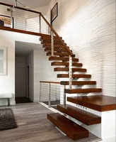 Lumière LED moderne à capteur de mouvement pour extérieur, pour escalier avec garde-corps en verre et poutre en acier, design durable