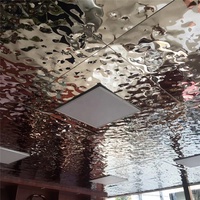 Vente chaude Panneau de plafond en acier inoxydable gaufré martelé effet miroir ondulé