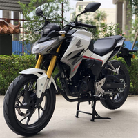 Dominer les routes urbaines : Moto sportive Honda1 CB190R 190CC EFI (Performances puissantes, conduite confortable, vitesse maximale >80 km/h, Chine)