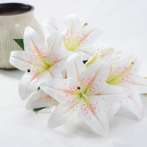 <span class=keywords><strong>Fiori</strong></span> Artificiali di Giglio Bianco a 6 Teste, Effetto Realistico, per Matrimoni e Decorazioni Domestiche, Gigli Artificiali Grandi - Product Image 4