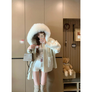 Cardigã Feminino de Tricô Canelado Cremoso com Detalhe de Pele Sintética nos Ombros, Solto, Manga Longa, Casual, para Uso Diário - Product Image 2