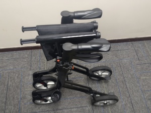 Andador Plegable Ultraligero de Aluminio con Ruedas de PU de 8 Pulgadas y Diseño de Fibra de Carbono para Personas Mayores - Product Image 4