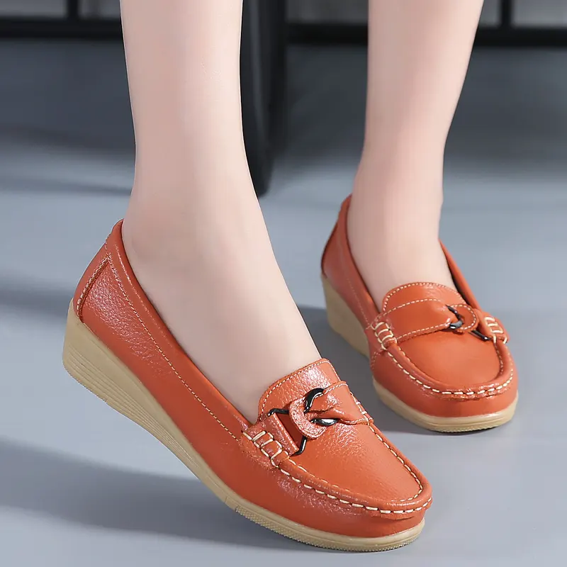 Woman Leisure Flats Soft Genuine leather shoe Women Moccasins Loafers Mother shoes Female Casual Driving Footwear Big Size 35-41