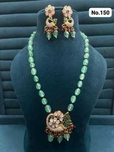 Parure de bijoux pour femme en zircon et pierres, comprenant un collier statement et des boucles d'oreilles assorties, idéale pour les soirées, vente en gros - Product Image 4