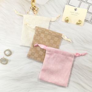 Vente en gros de sacs à cordon en velours doux de luxe personnalisés avec logo, sacs à bijoux - Product Image 1