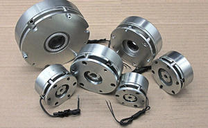 Motore Elettromagnetico Industriale DC24V Nuovo con Funzione di Freno a Spegnimento e Componente Centrale con Cuscinetto - Product Image 2