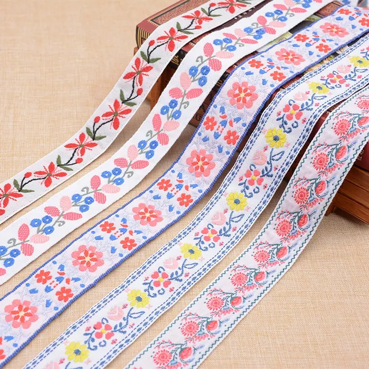 Tùy chỉnh màu Trắng Polyester hoa thiết kế Jacquard Ribbon 3cm trang trí quần áo dân tộc dệt vải băng nhà sản xuất