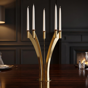 Porte-bougie décoratif moderne en métal doré à cinq lumières pour table à manger, décoration intérieure, centre de table, accent d'intérieur - Product Image 2