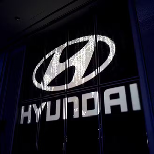 Proyector de Logotipo LED de 15W Personalizado, Proyector de Imágenes Publicitarias LED Giratorio para Interiores y Exteriores - Product Image 5