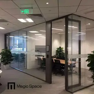 जंगम सस्ते आउटडोर निविड़ अंधकार दरवाजा एल्यूमीनियम कमरे में रहने वाले पूर्ण ऊंचाई ध्वनिरोधी कार्यालय ग्लास विभक्त कमरे की दीवार विभाजन
