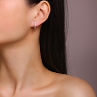 Boucles d'oreilles créoles en argent sterling 925 en forme de U avec moissanite pour femme, à rangée unique et griffes partagées, style Huggie éternité