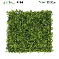 Panneau mural végétal artificiel 50x50cm en gros d'usine, fausse haie de buis, mur vertical en herbe pour l'aménagement paysager des centres commerciaux, OEM