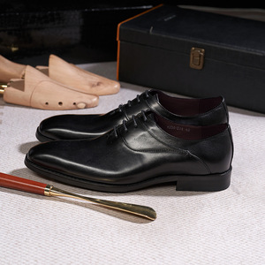 Chaussures formelles luxueuses en cuir de vachette de haute qualité pour hommes pour la vente en gros de chaussures habillées classiques de fête noires à lacets italiennes - Product Image 5