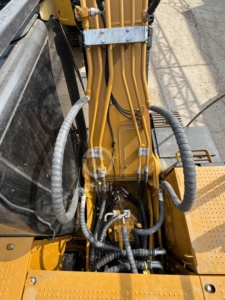 High Quality Low Hour Used CAT 320D2L Excavator 2024 Model Original Paint Well Maintenance Cheap Price CAT 323 325 330 - Product Image 5