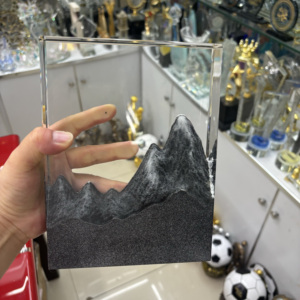 Trophée en cristal K9 style iceberg de 25 cm pour événements sportifs, sérigraphié 2 couleurs, pour cérémonies, souvenirs et cadeaux de vainqueur - Vente en gros - Product Image 1
