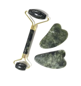Set de Soin Visage en <b>Jade</b> Naturelle <b>Roller</b> et Grattoir Gua Sha - Product Image 1