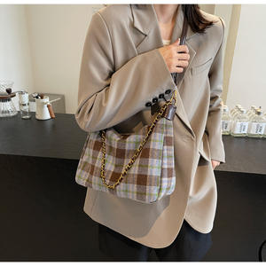 Bolso de hombro a cuadros Retro para mujer, bolso de mano de gran capacidad decorado con cadena, moderno y versátil - Product Image 5