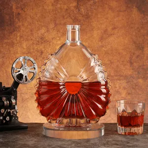 Bouteille de vin en verre de haute qualité 500ml 700ml décoration de bouteille de vin XO plat fantaisie miniature bouteille de vin avec bouchon haut cylindre