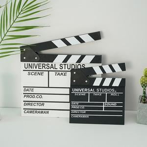 Tavoletta Cinematografica in Legno Personalizzabile con Logo, Giocattolo Classico, Oggetto di Scena per Film e Teatro per Bambini - Product Image 1