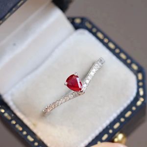 Anillo Xinfly Clásico de Oro de 18K con Rubí en Forma de Lágrima, Color Rojo Sangre de Pichón, Chapado en Oro Blanco con Diamantes - Product Image 1