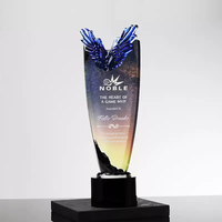 Trophée en cristal noble gravé sur mesure avec ailes bleues pour la reconnaissance des meilleurs joueurs, cadeau d'affaires