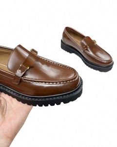 Plus Size New Casual Fashionable Thick Sole Set Foot Loafers Trendy British Style Business Leather <b>Shoes</b> Valentinoing - Product Image 6